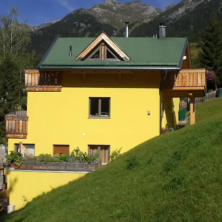 Haus Aperies Апартаменты Петной-ам-Арльберг