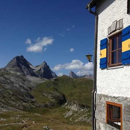 Haus Aperies Appartement Pettneu am Arlberg