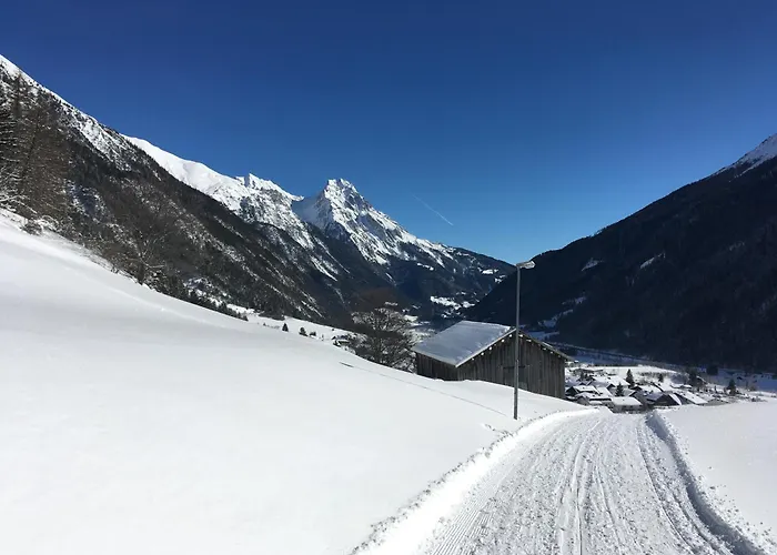 Haus Aperies * بيتنيو آم أرلبرغ